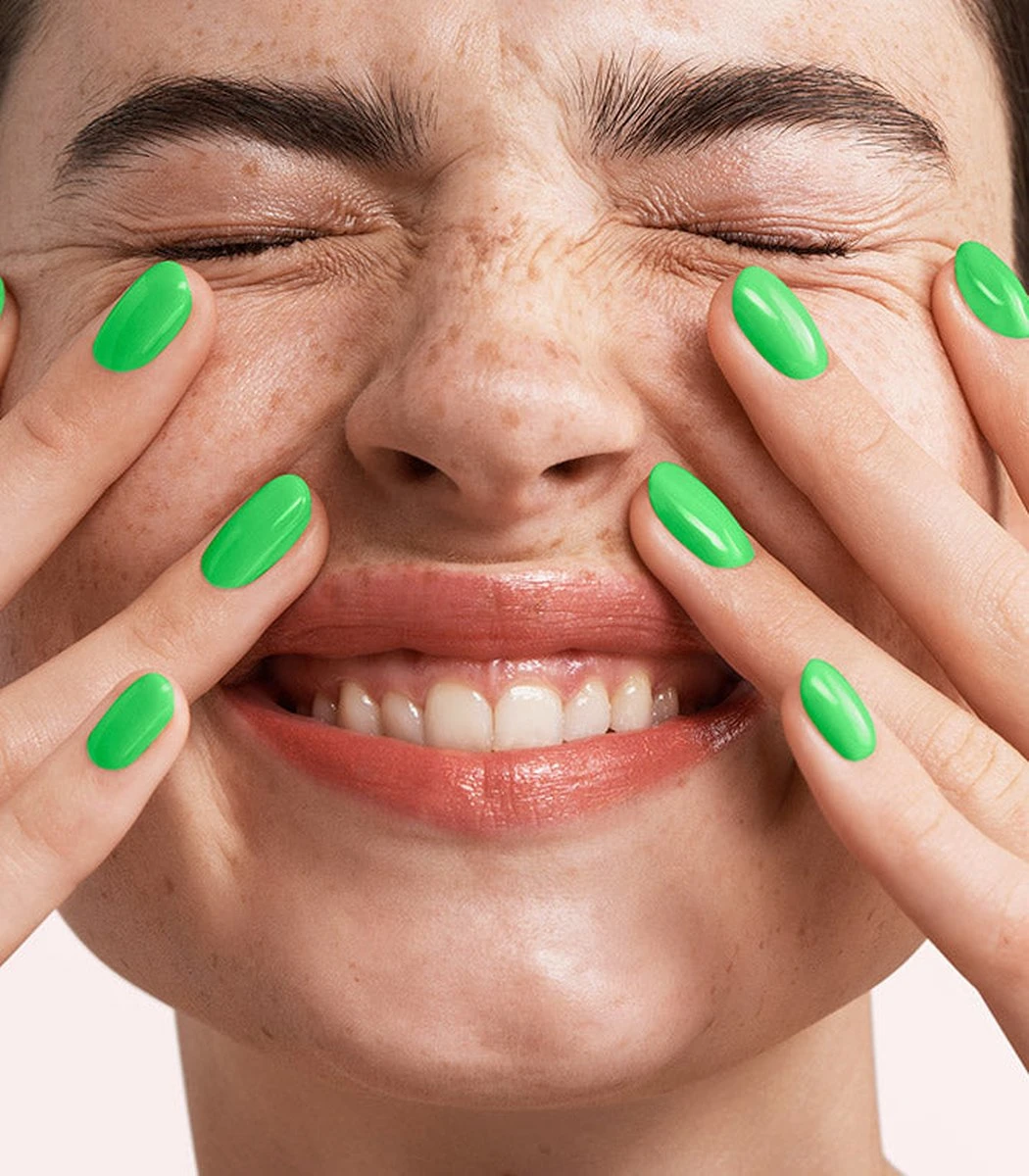 Pink Gellac - Groovy Green - Gellak - Vegan - Groen - Glanzend - 15ml 2 Pink Gellac - Groovy Green - Gellak - Vegan - Groen - Glanzend - 15ml - Afbeelding 2