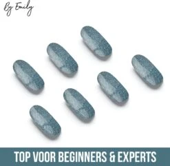 By Emily - Nagel Wrap - Sparkly Turquoise | 14 Stickers | Nail Wrap | Nail Art | Trendy | Design | Nagellakvrij | Eenvoudig | Nagel Wrap | Nagel Stickers | Folie | Zelfklevend | Sjablonen -Nagelverzorging Winkel 1200x1173 16