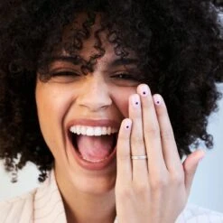 Bourjois 1 Seconde Nagellak - 13 Bouquet Of Roses -Nagelverzorging Winkel 1200x1200 217