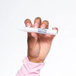 Herome French Liner - Manicurestift - Creëer Witte Nagelranden In Een Handomdraai - 5ml. 15 Herome French Liner - Manicurestift - Creëer Witte Nagelranden In Een Handomdraai - 5ml. -Nagelverzorging Winkel 1200x1200 758