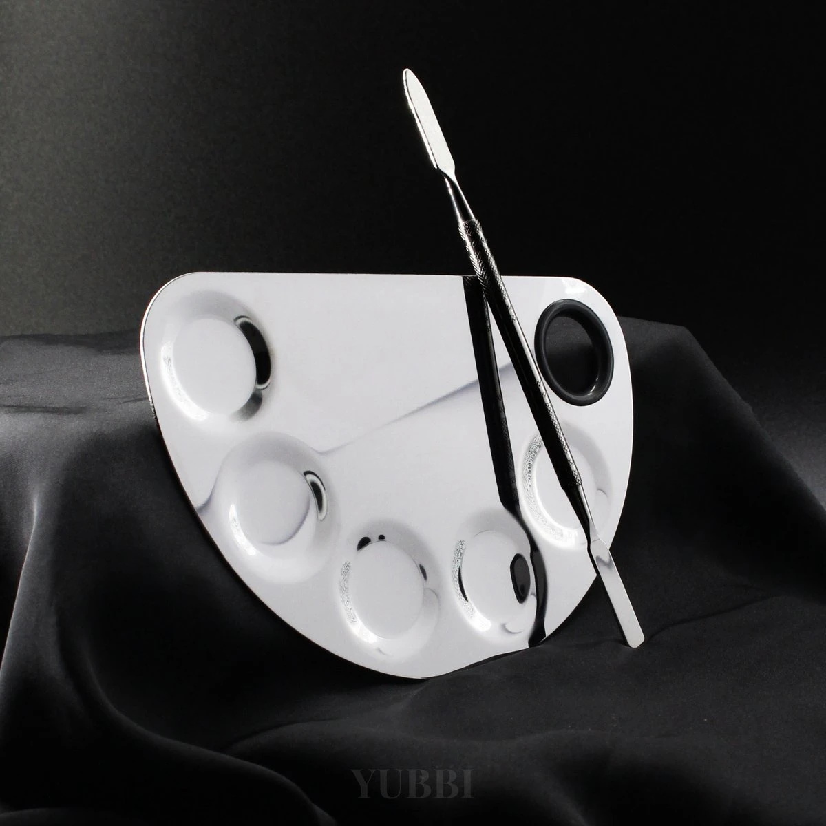 YUBBI™ Professioneel Mixing Palette - Inclusief Spatula - Voor Make Up - Nail Art - Nagellak - Gellak - RVS - Zilver 3 YUBBI™ Professioneel Mixing Palette - Inclusief Spatula - Voor Make Up - Nail Art - Nagellak - Gellak - RVS - Zilver - Afbeelding 3