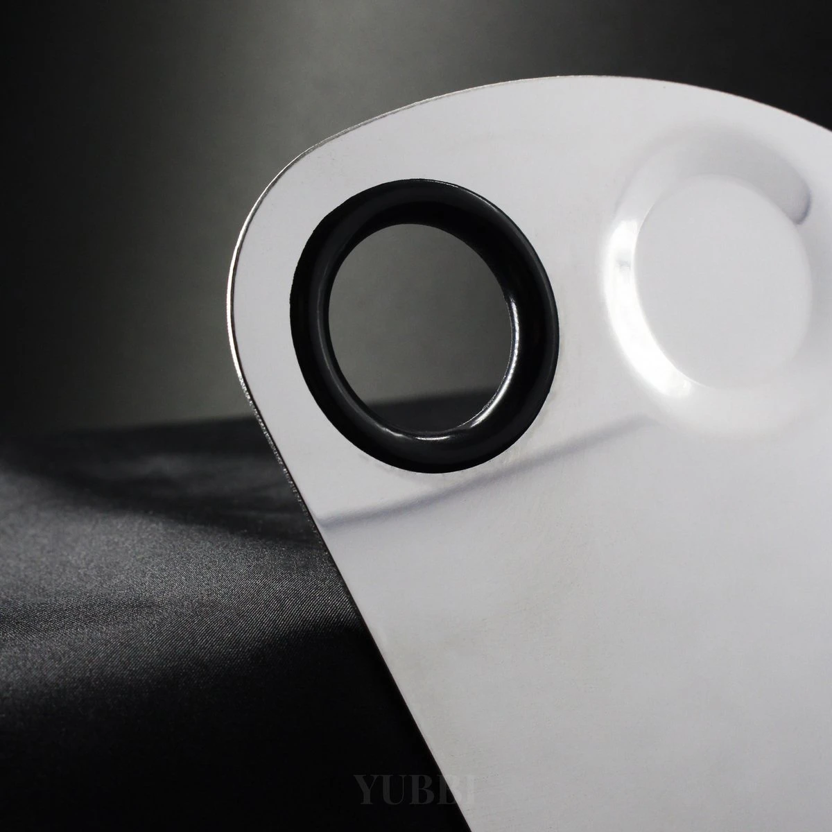 YUBBI™ Professioneel Mixing Palette - Inclusief Spatula - Voor Make Up - Nail Art - Nagellak - Gellak - RVS - Zilver 4 YUBBI™ Professioneel Mixing Palette - Inclusief Spatula - Voor Make Up - Nail Art - Nagellak - Gellak - RVS - Zilver - Afbeelding 4