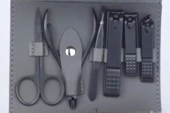 Merkloos Luxe 16-delige | Manicure Set | Met Lederen Opbergetui | Manicureset | Nagelknipper | Grijs 17 Merkloos Luxe 16-delige | Manicure Set | Met Lederen Opbergetui | Manicureset | Nagelknipper | Grijs -Nagelverzorging Winkel 1200x800 8