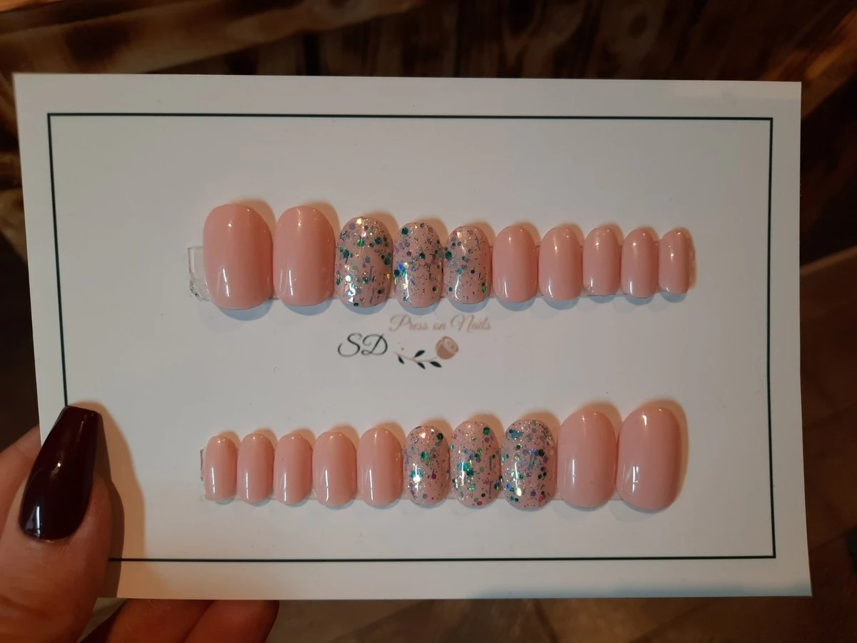SD Press On Nails - B-Series - Plaknagels - Gelnagels - Handgemaakt - 20 Stuks - B37 - Nude Nagels Met Glitter - Nepnagels Met Lijm - Korter Rond - Accessoires - Nagelstudio - Gellak - Nageltips - Nagelset - Nagelstudio - Nagels Met Lijm - Nepnagels 2 SD Press On Nails - B-Series - Plaknagels - Gelnagels - Handgemaakt - 20 Stuks - B37 - Nude Nagels Met Glitter - Nepnagels Met Lijm - Korter Rond - Accessoires - Nagelstudio - Gellak - Nageltips - Nagelset - Nagelstudio - Nagels Met Lijm - Nepnagels - Afbeelding 2