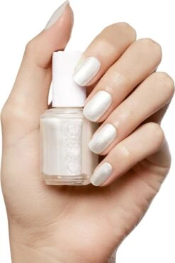 Essie Pearly White 4 - Wit - Nagellak -Nagelverzorging Winkel 801x1200