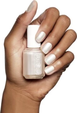 Essie Pearly White 4 - Wit - Nagellak -Nagelverzorging Winkel 819x1200