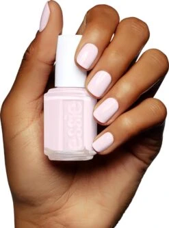 Essie Gifts - By - 513 Sheer Luck - Roze - 13,5 Ml 15 Essie Gifts - By - 513 Sheer Luck - Roze - 13,5 Ml -Nagelverzorging Winkel 891x1200