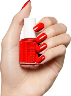 Essie Fifth Avenue 64 - Rood - Nagellak -Nagelverzorging Winkel 894x1200