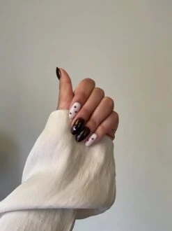 Nailsupplier 'Hot Chocolate' | WINTERCOLLECTIE | Bruine Nepnagels Met Hartjes Print | Plaknagels | Kunstnagels Met Lijm | Press On Nails -Nagelverzorging Winkel 899x1200 11