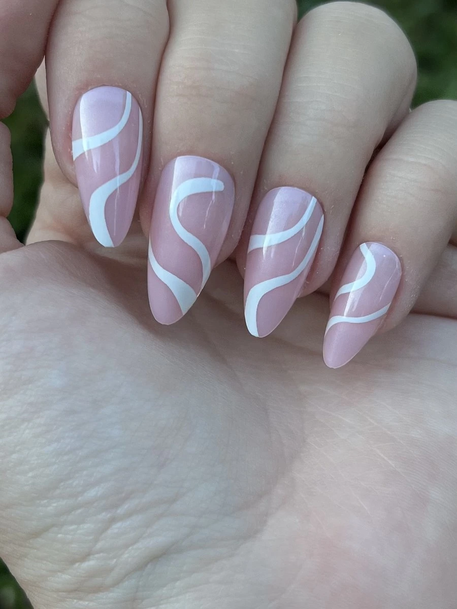 Merkloos Witte Lijntjes Nagels - Plaktabs - Plaknagels - Medium Lang 4 Merkloos Witte Lijntjes Nagels - Plaktabs - Plaknagels - Medium Lang - Afbeelding 4