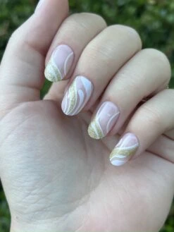 Merkloos Wit/goud Lijntjes Nagels - Plaktabs - Plaknagels - Glitter- Kort