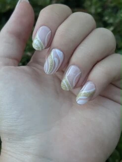 Merkloos Wit/goud Lijntjes Nagels - Plaktabs - Plaknagels - Glitter- Kort -Nagelverzorging Winkel 900x1200 41