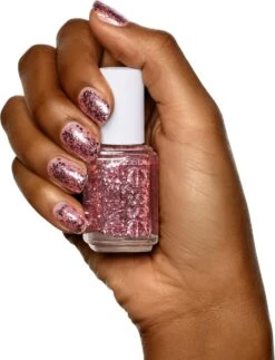 Essie A Cut Above - Glitter - Nagellak -Nagelverzorging Winkel 918x1200
